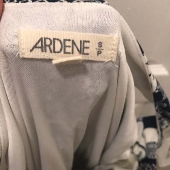 Gorgeous and stylish long maxi from Ardene. - Picture 3 of 3